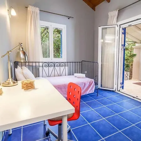 Joanna's Sunset فيلة Antipata (Erisos)